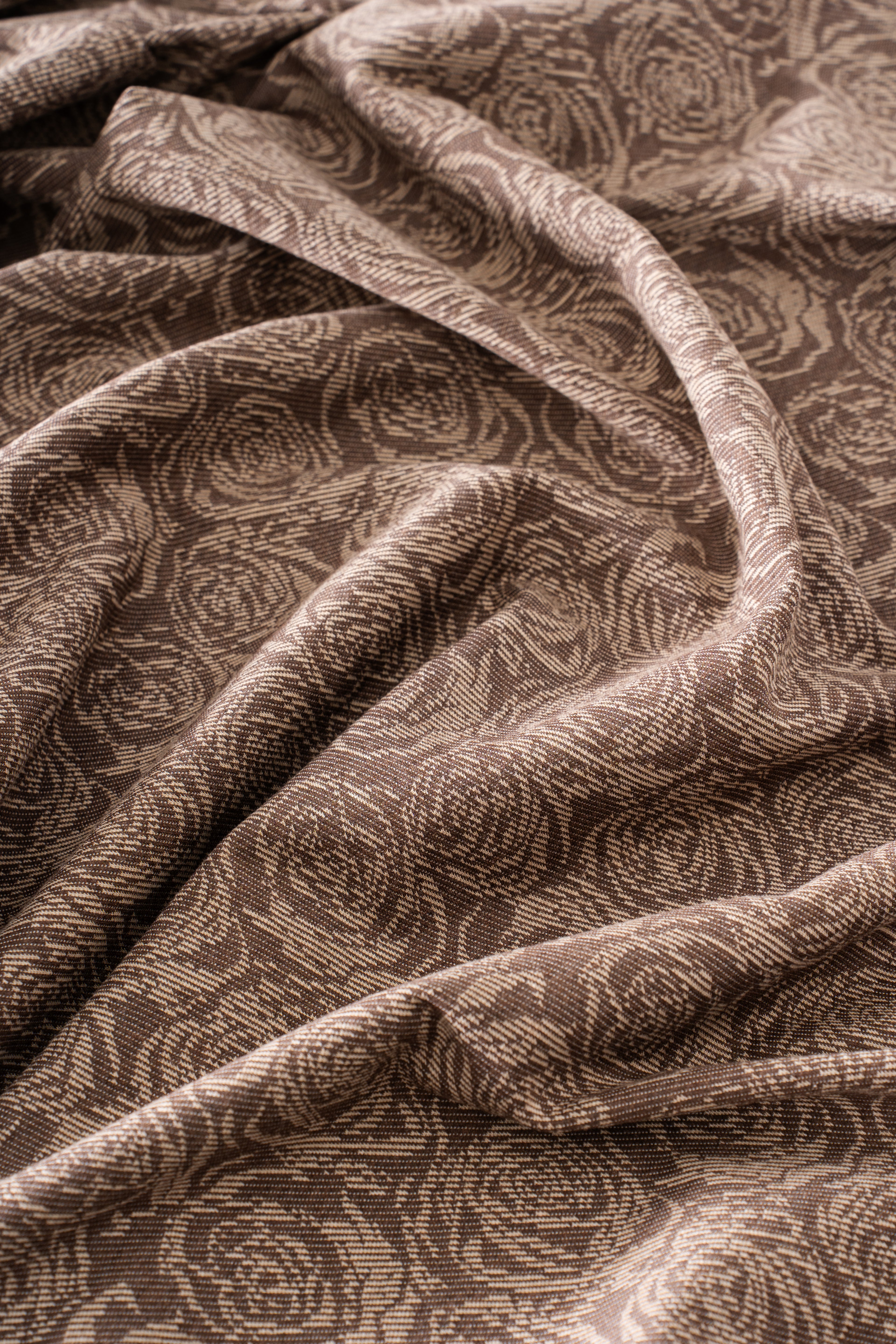 BEIGE PLUME TABLECLOTH