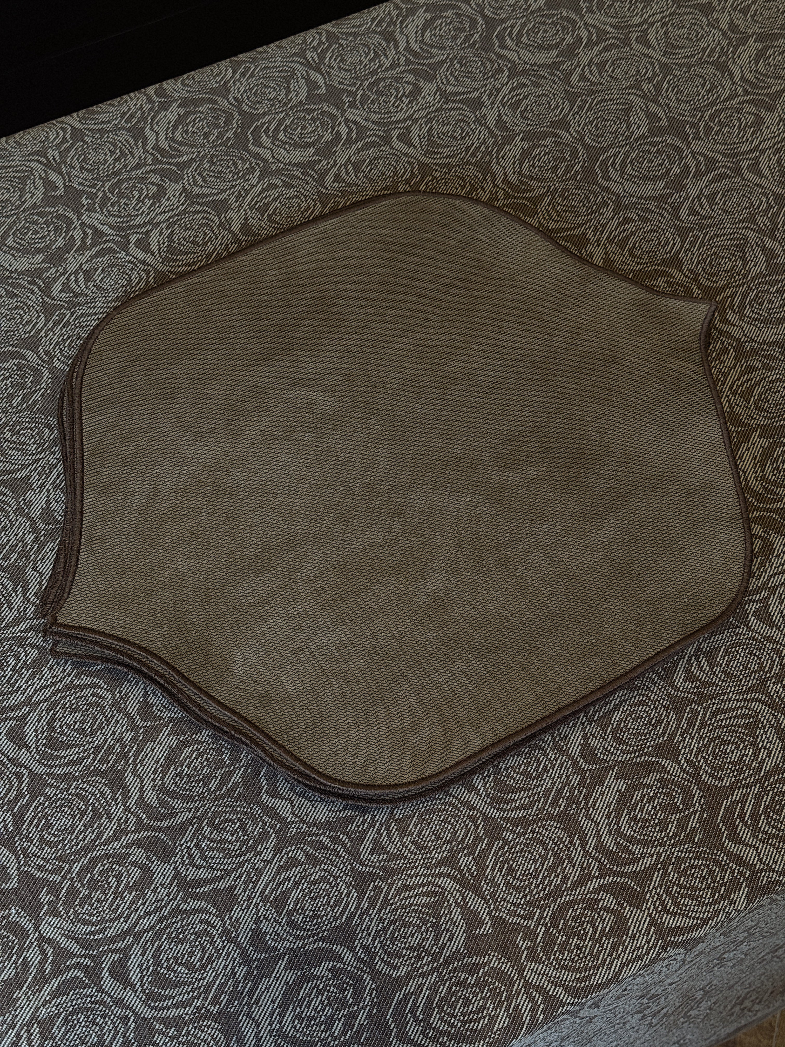 GOSSAMER MAT